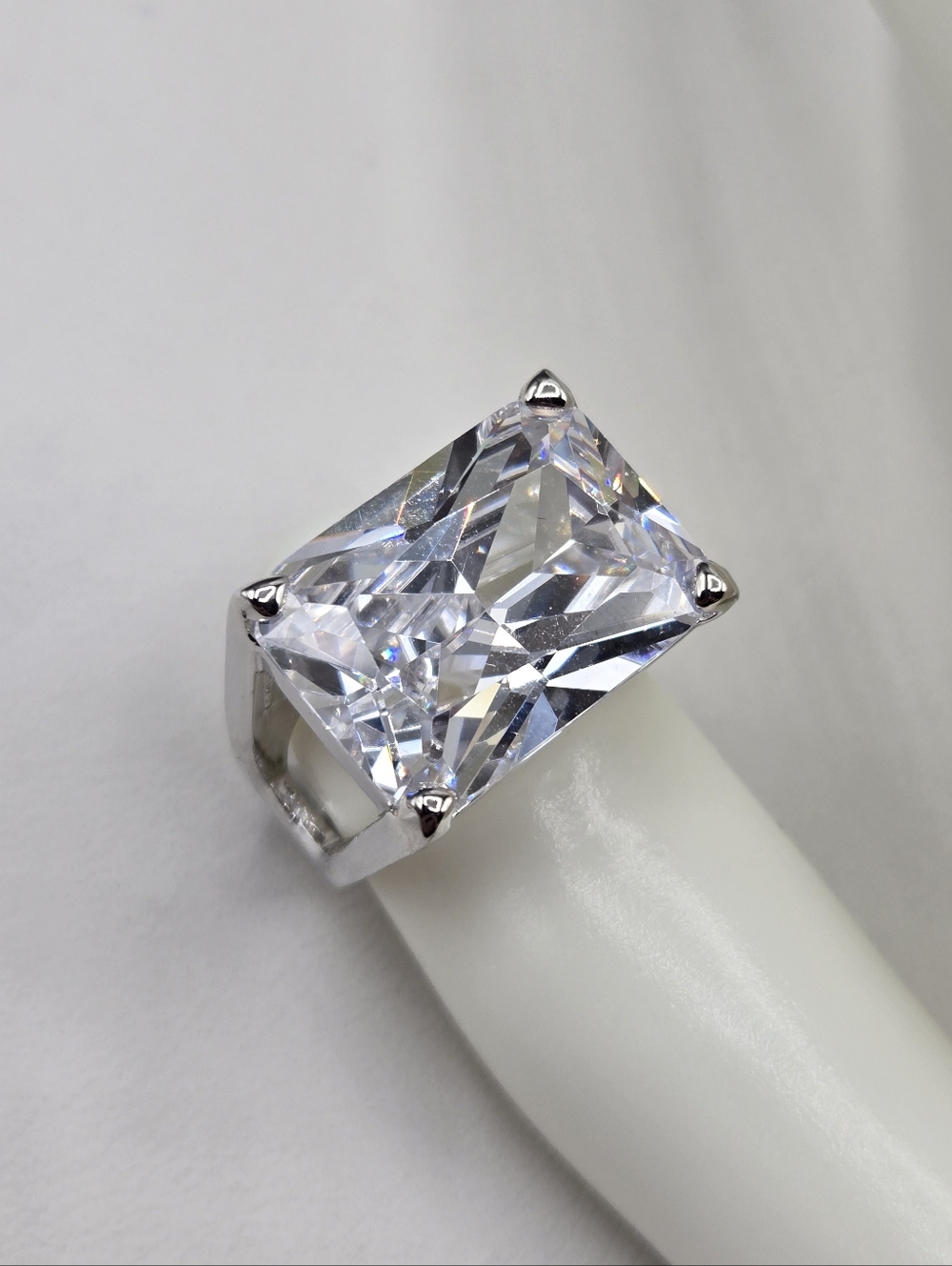 Swarovski Crystal Elements Silver Statement Ring Size 6 East West Design Prom - Picture 6 of 7